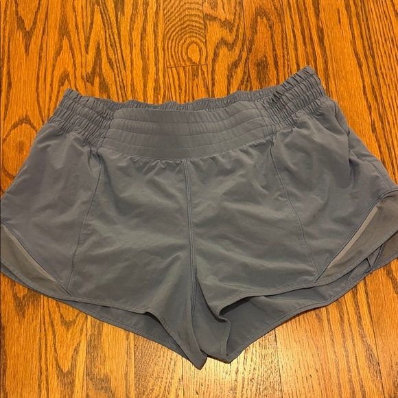 lululemon athletica Pants - Lululemon hotty hot high rise 2.5in short